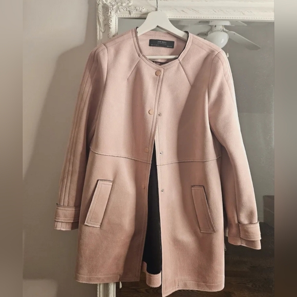 Coat - Picture 2 of 4